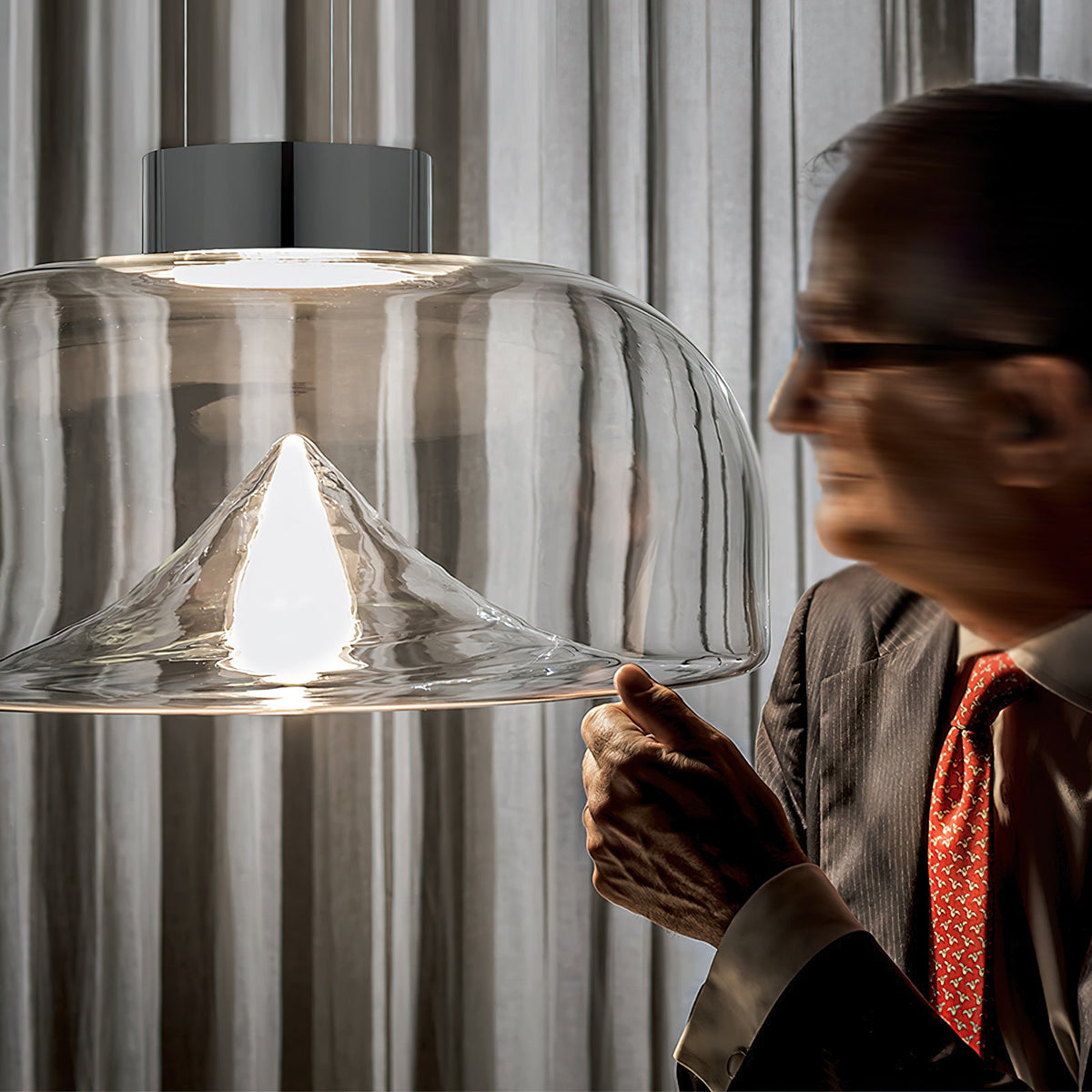 aella-glass-pendant-light