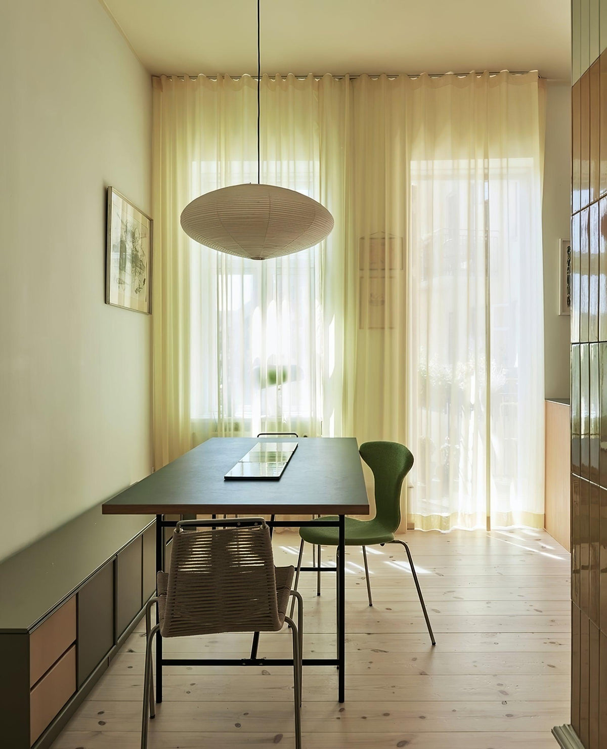 akari-oval-pendant-light