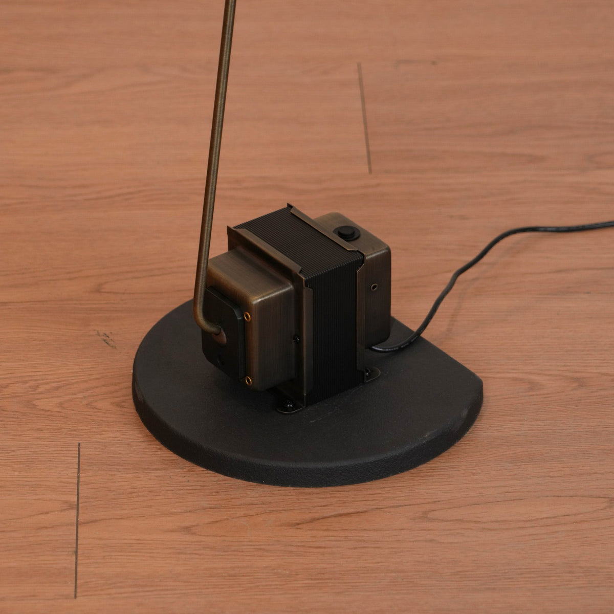 apex-flex-floor-lamp