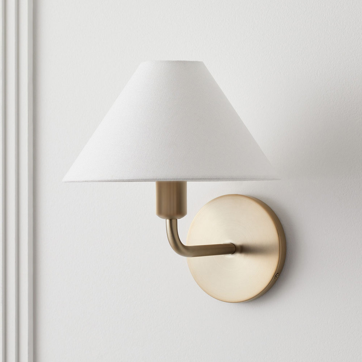 gilda-wall-lamp