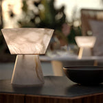 beta-table-lamp