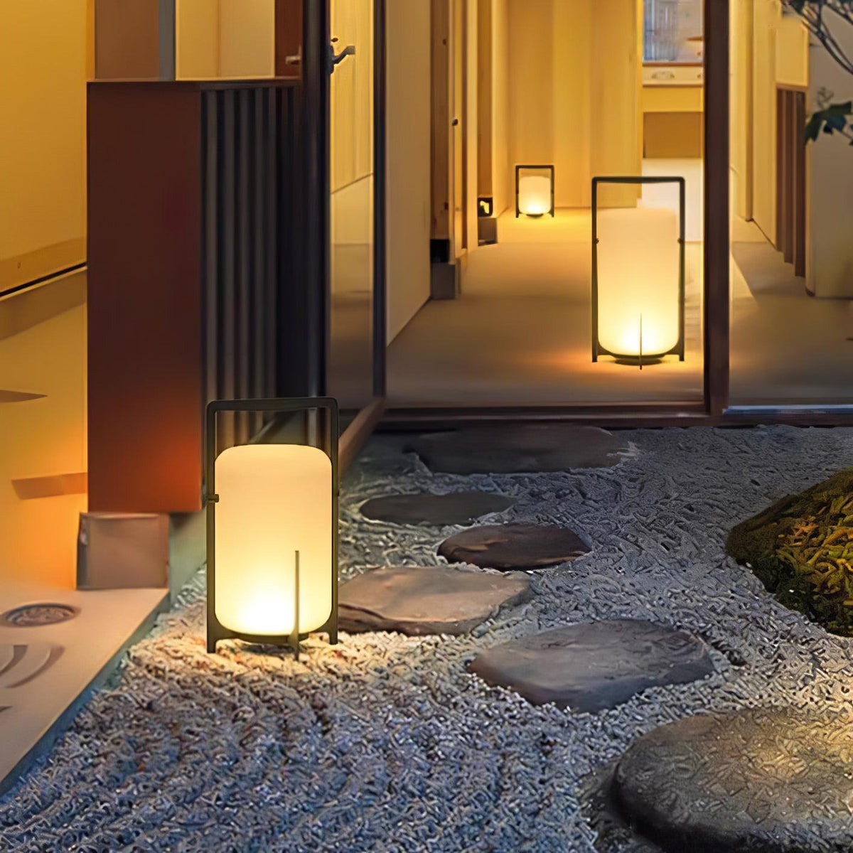 black-twilight-lantern-table-lamp