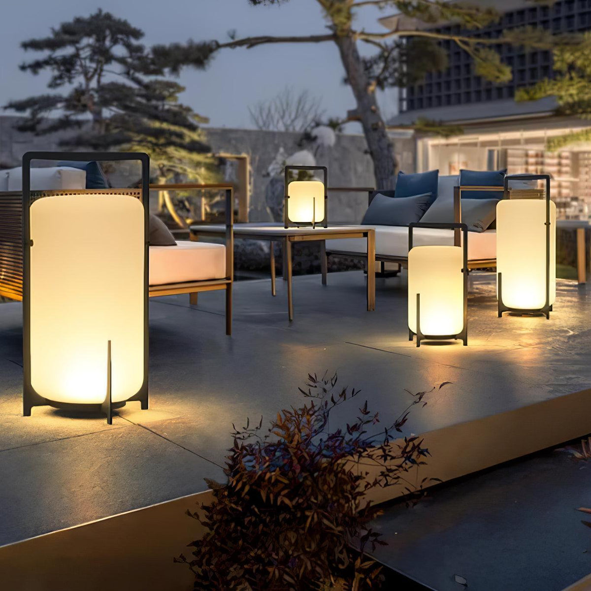 black-twilight-lantern-table-lamp