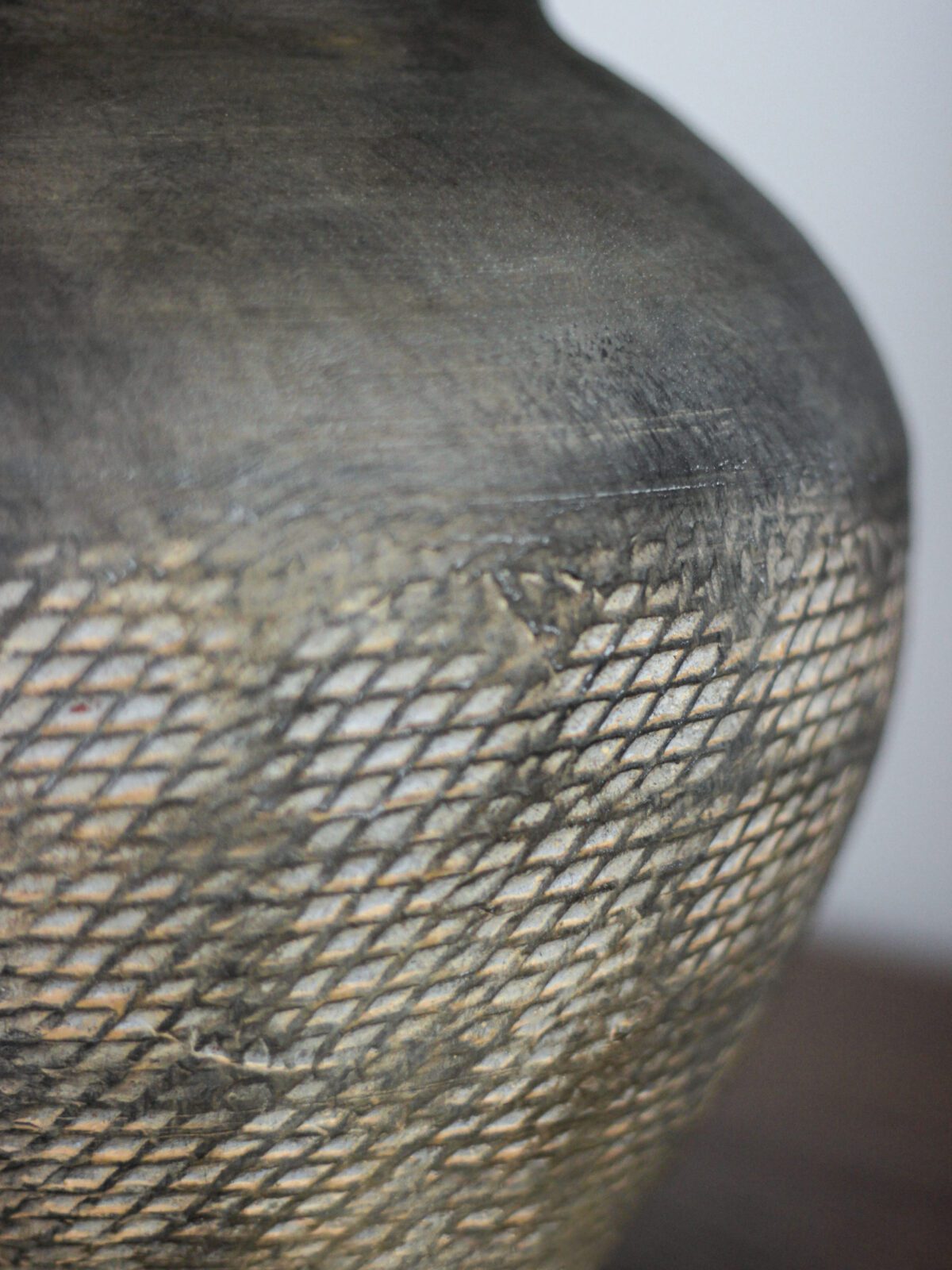 Carved Ceramic Table Lamp for Living Room | Handcrafted Luxury Lighting