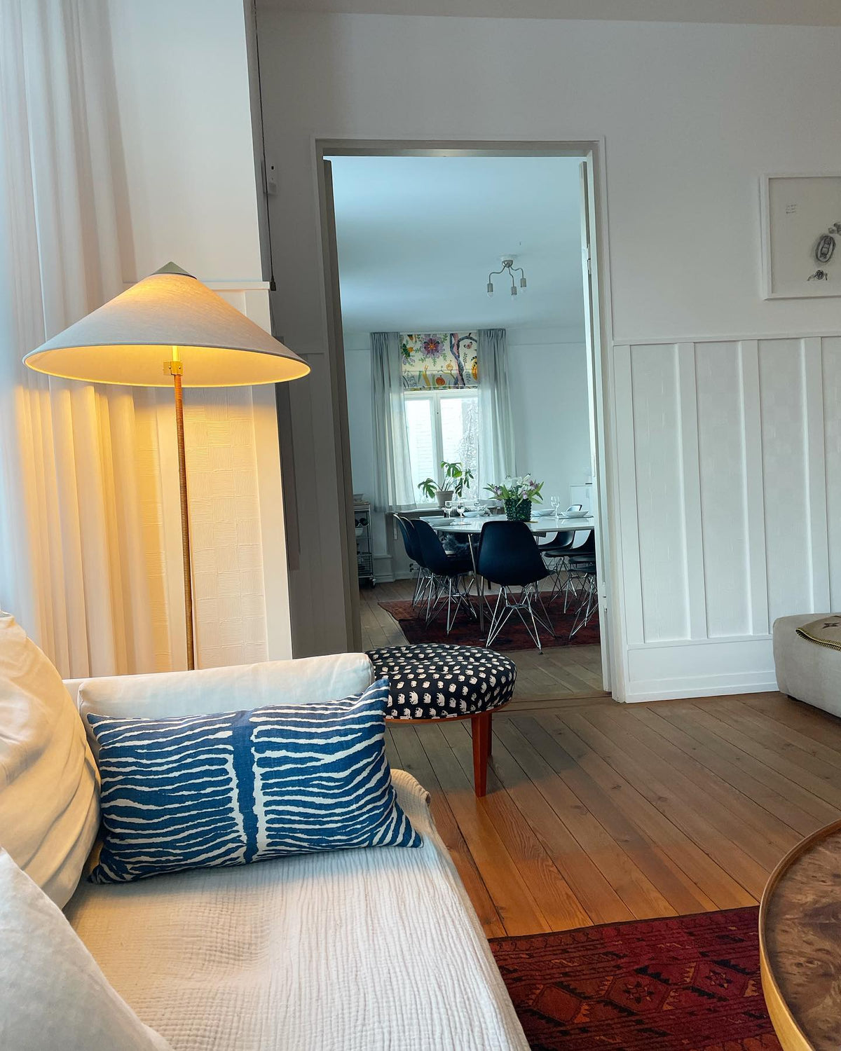 9602 Floor Lamp