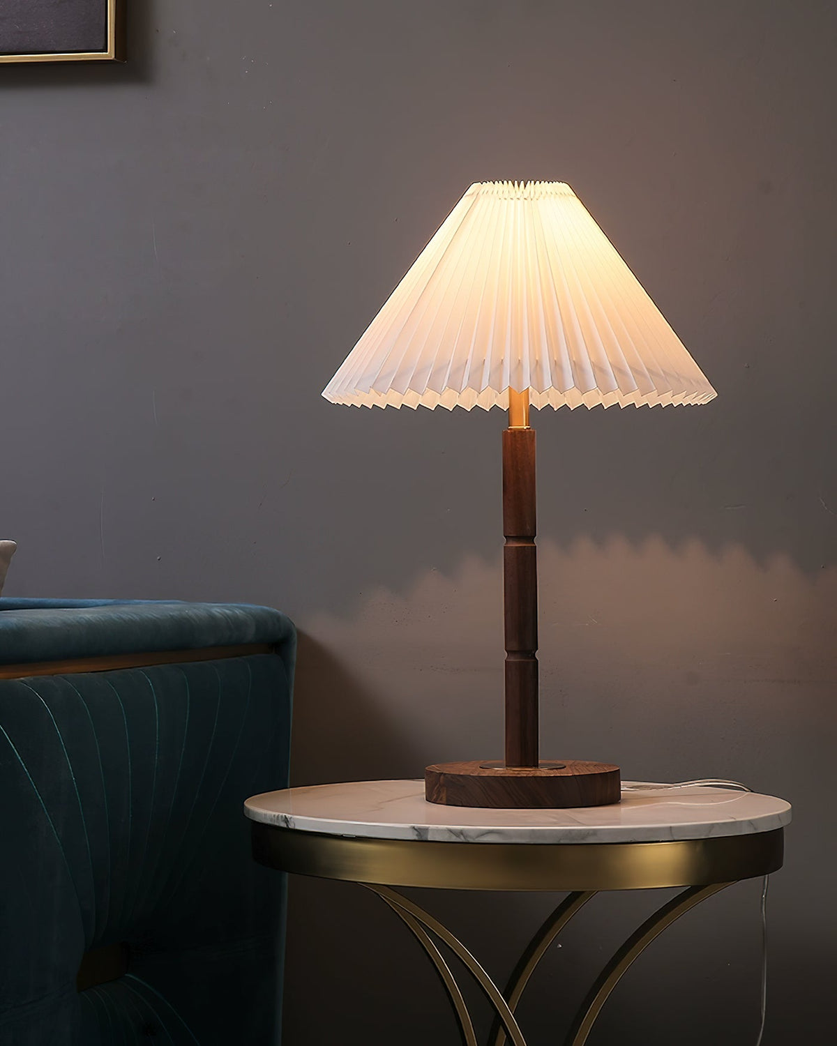 cone-pleated-table-lamp