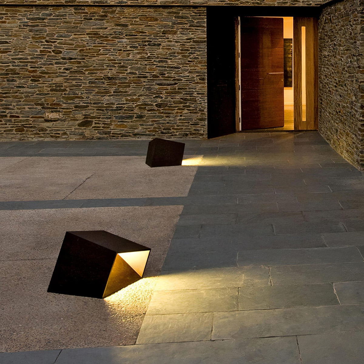 Cube Garden Light – Modern LED Outdoor Bollard for Patio & Pathway
