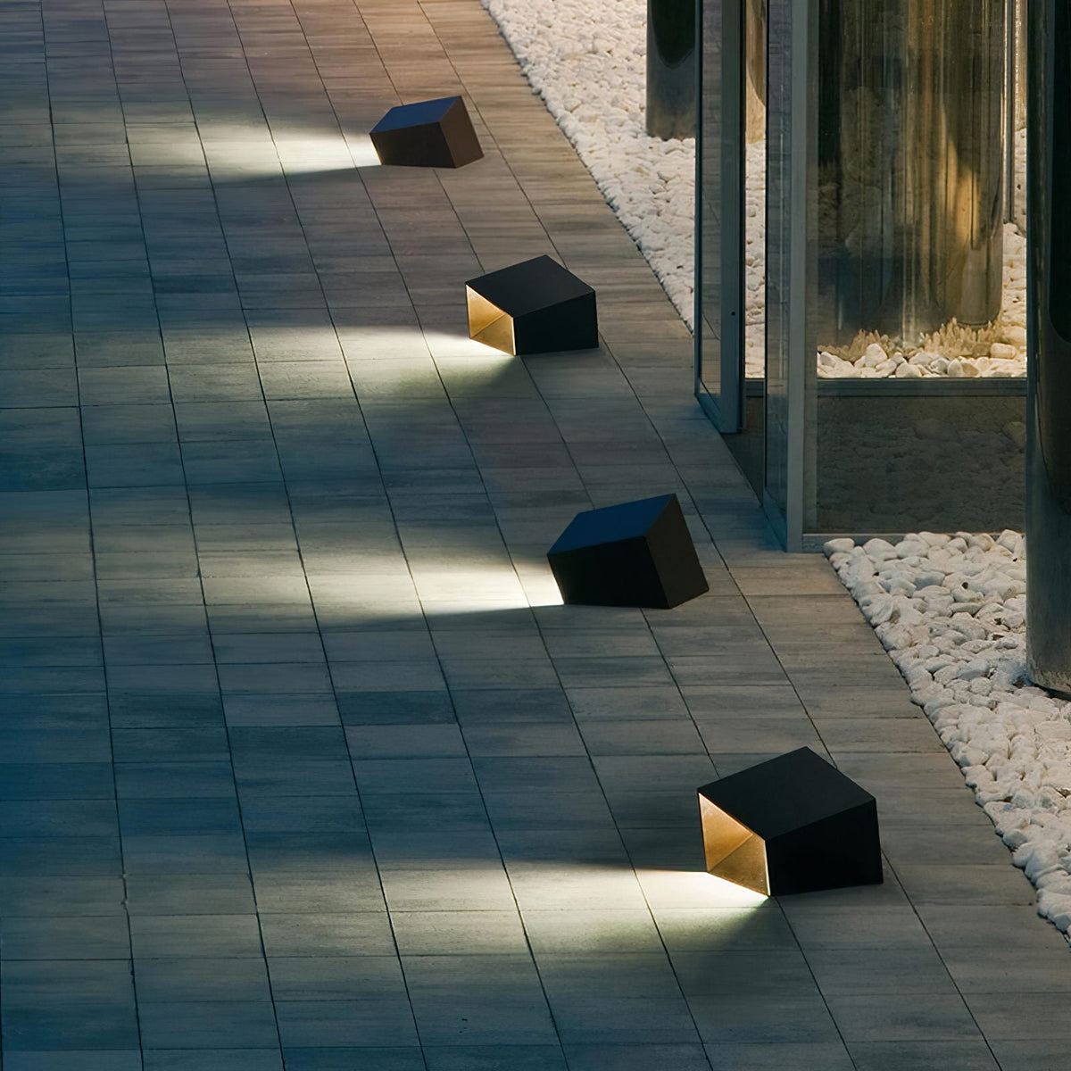 Cube Garden Light – Modern LED Outdoor Bollard for Patio & Pathway