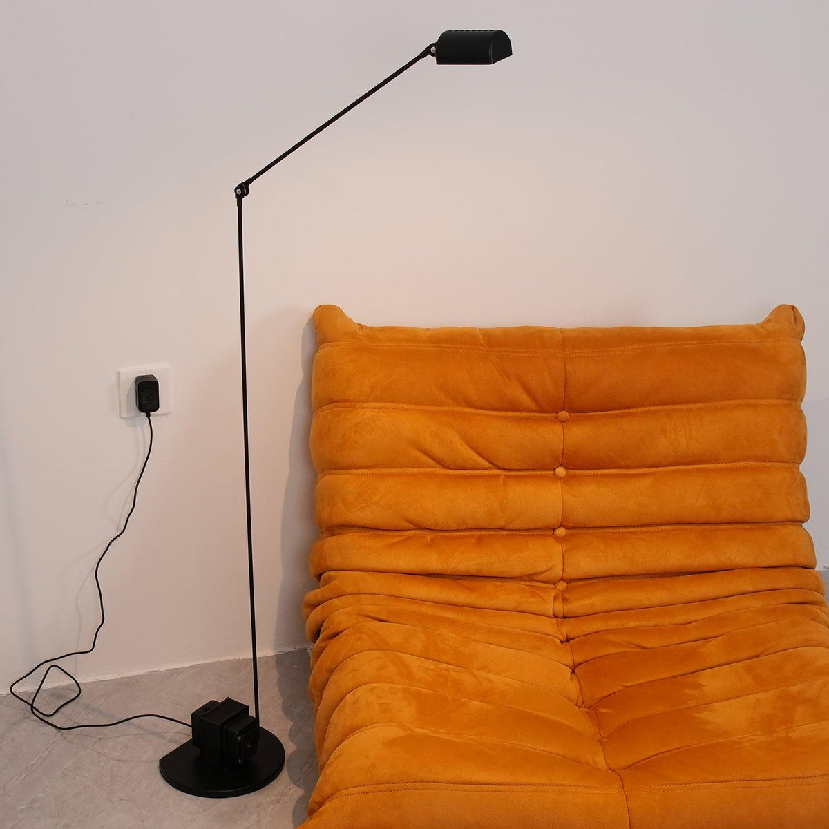 apex-flex-floor-lamp