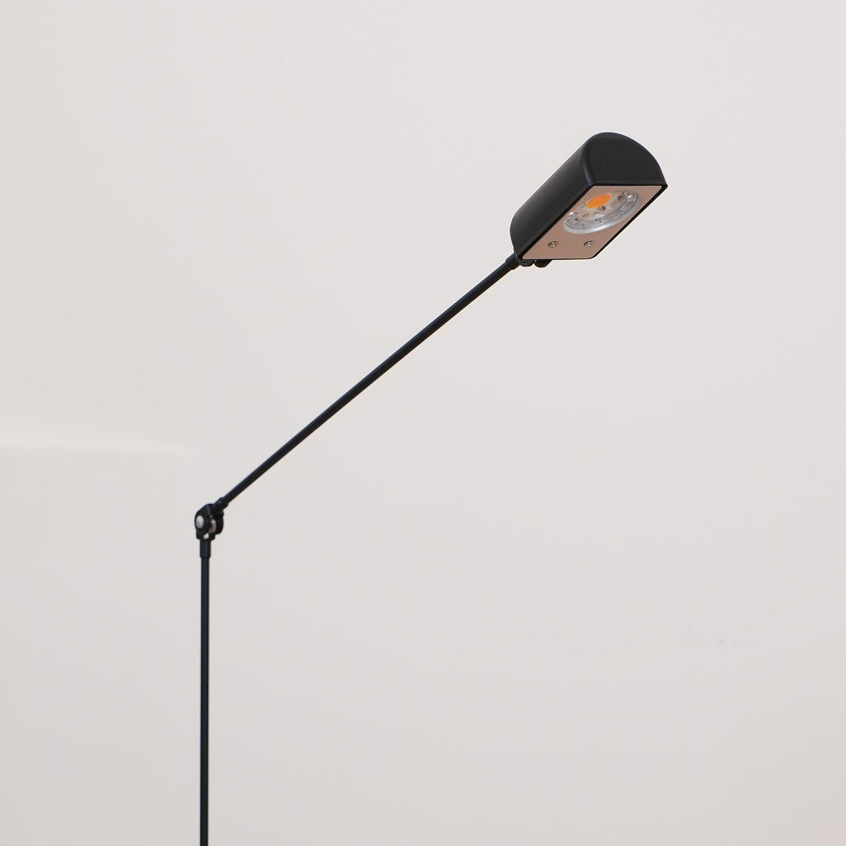 apex-flex-floor-lamp