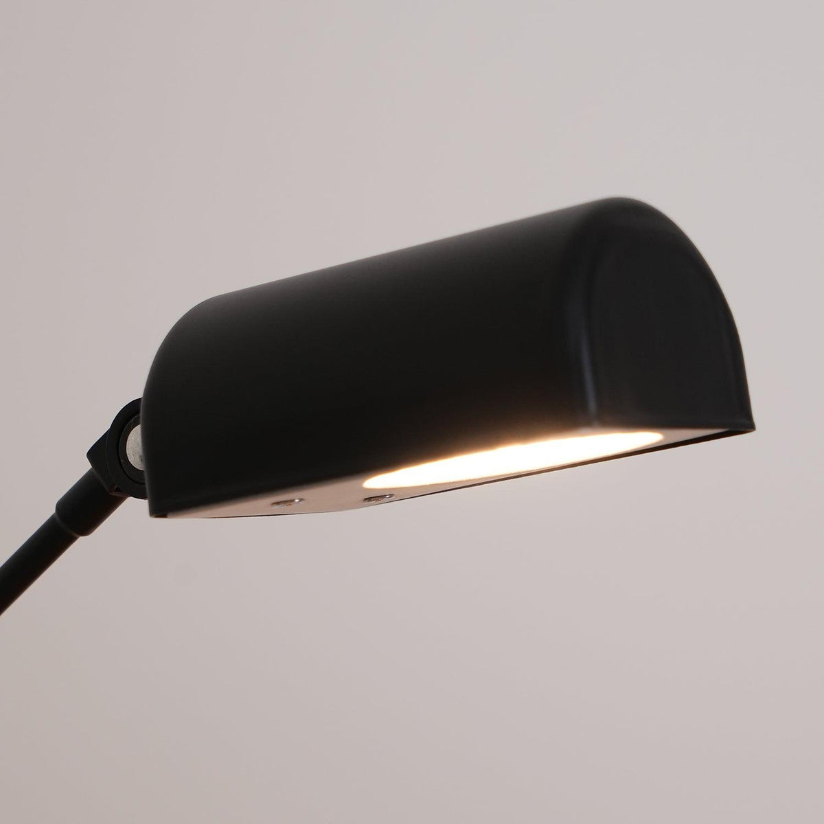 apex-flex-floor-lamp
