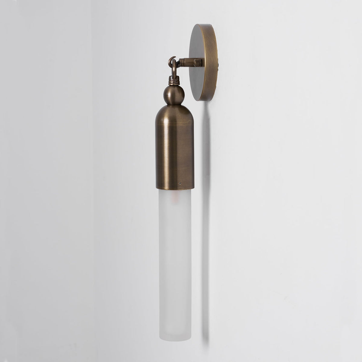 darby-wall-lamp