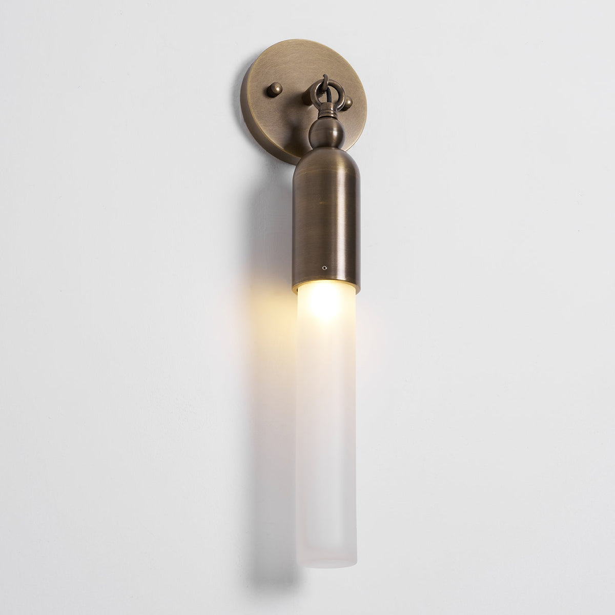 darby-wall-lamp