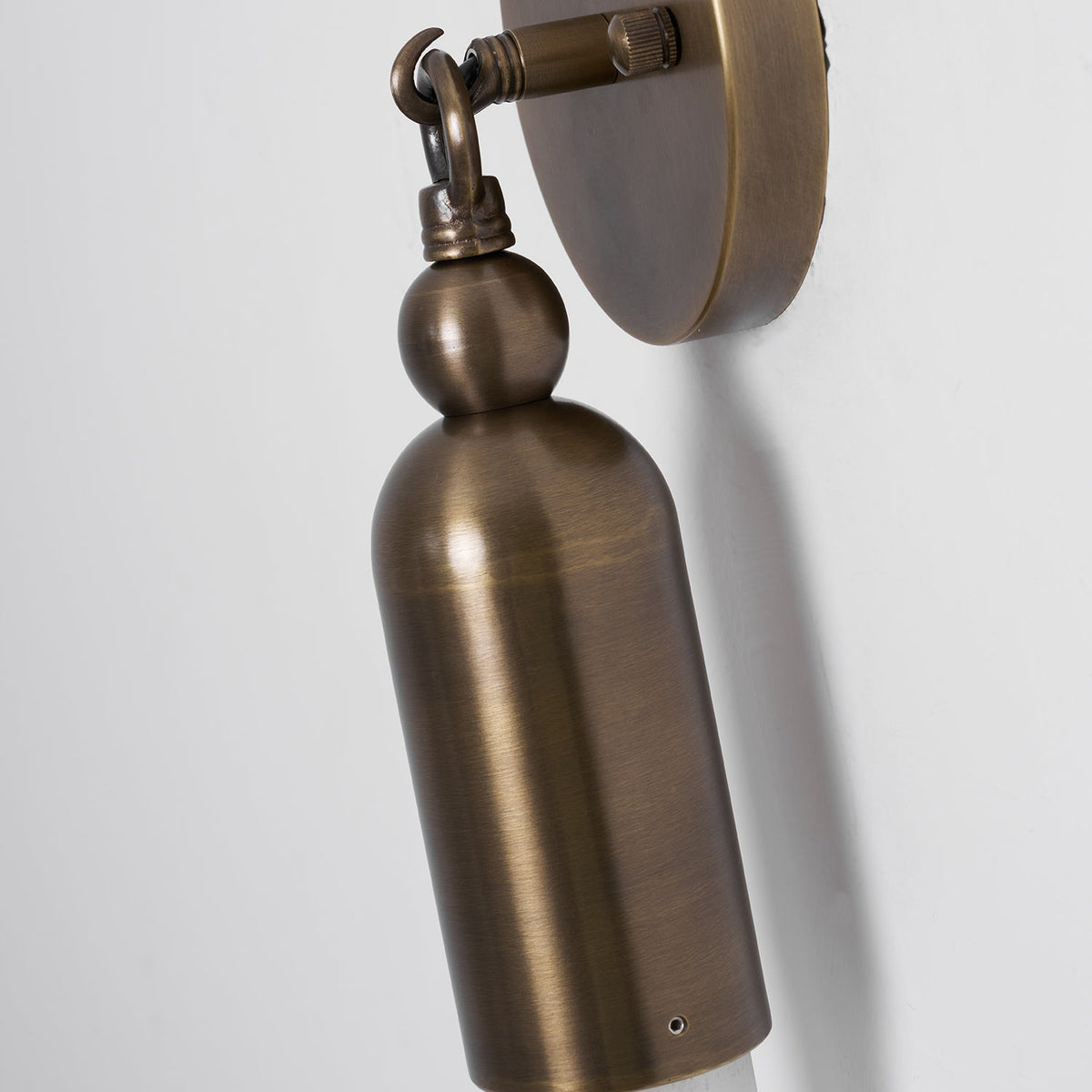 darby-wall-lamp