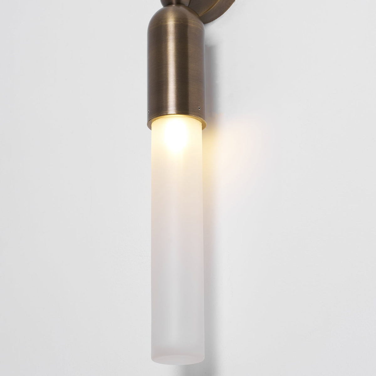 darby-wall-lamp