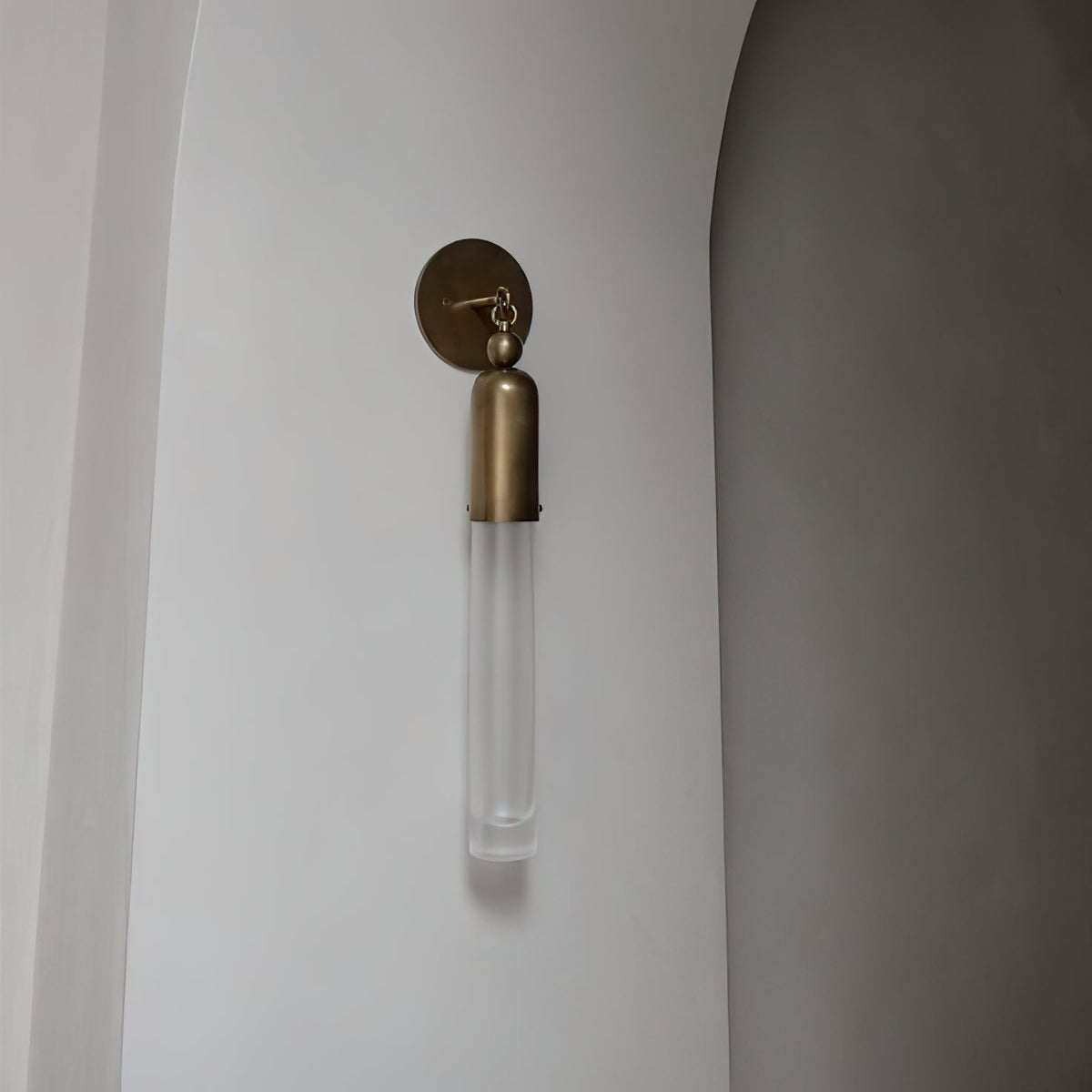 darby-wall-lamp