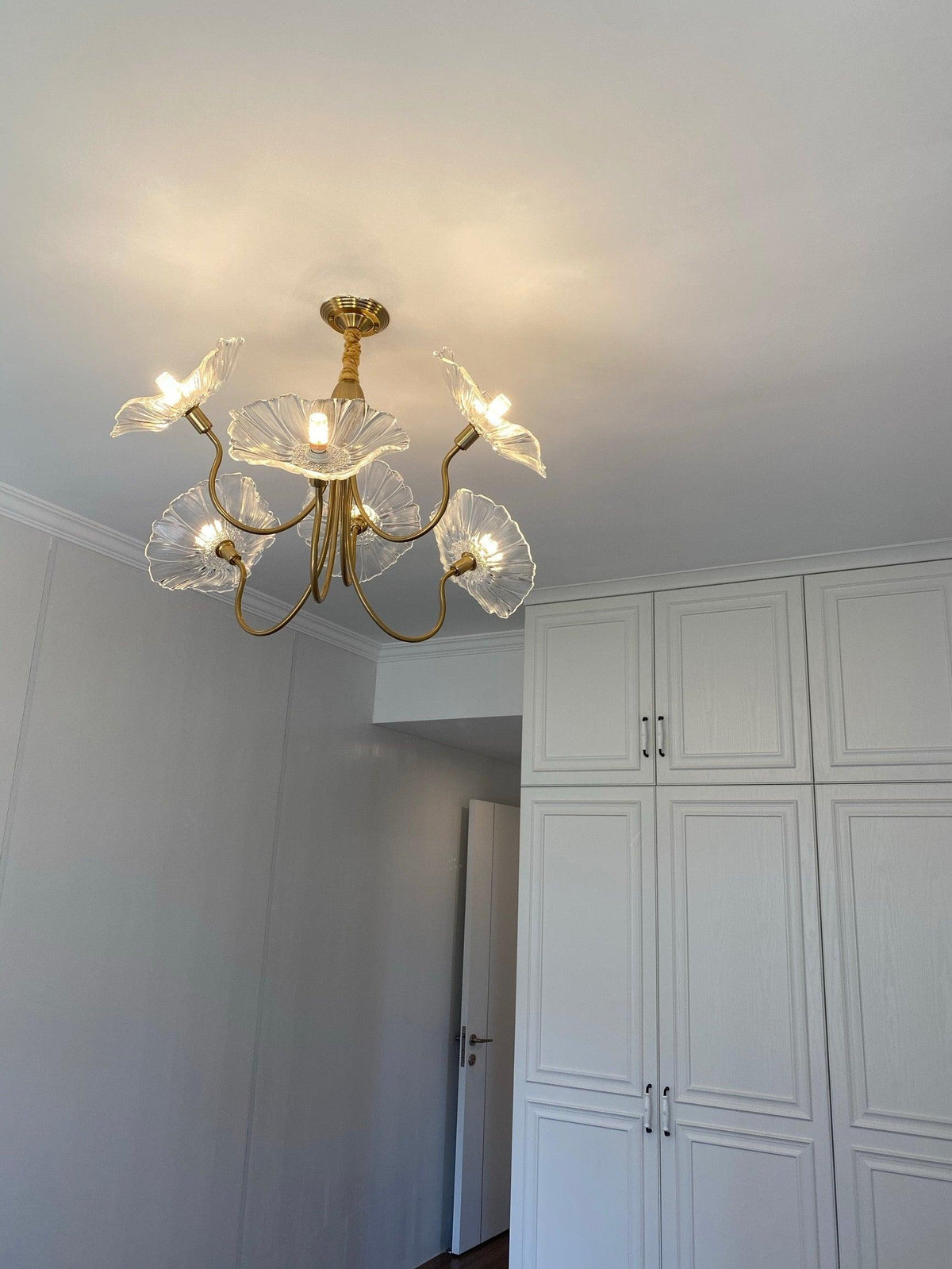 Luxury Lotus Leaf Chandelier Modern Gold Glass Pendant Light for Living Room Dining Room