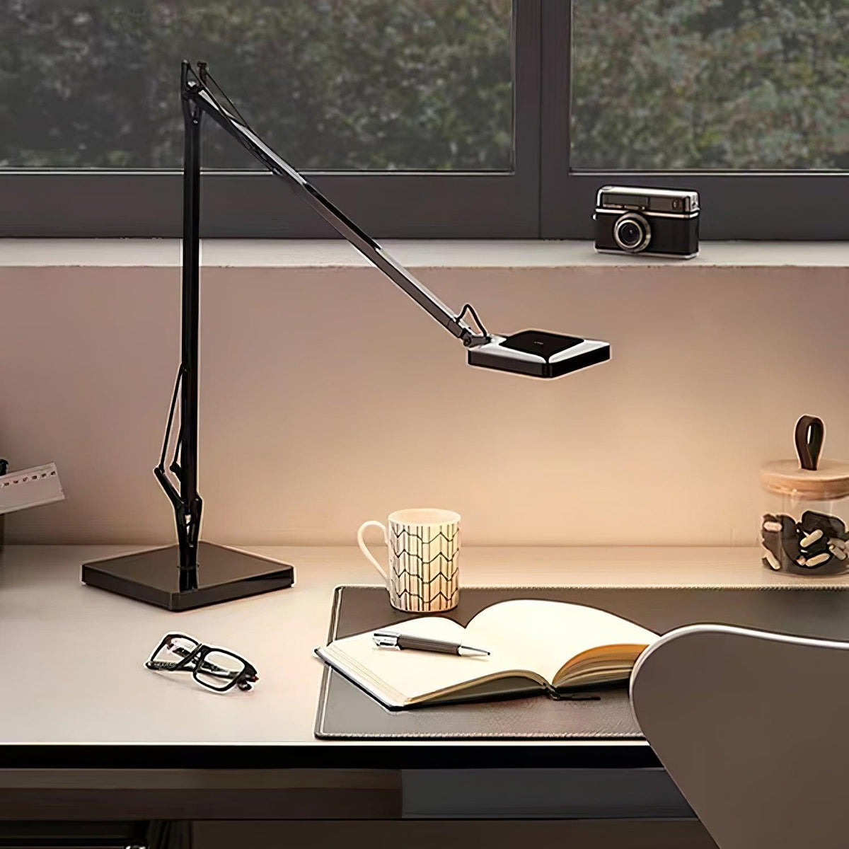 edge-table-lamp