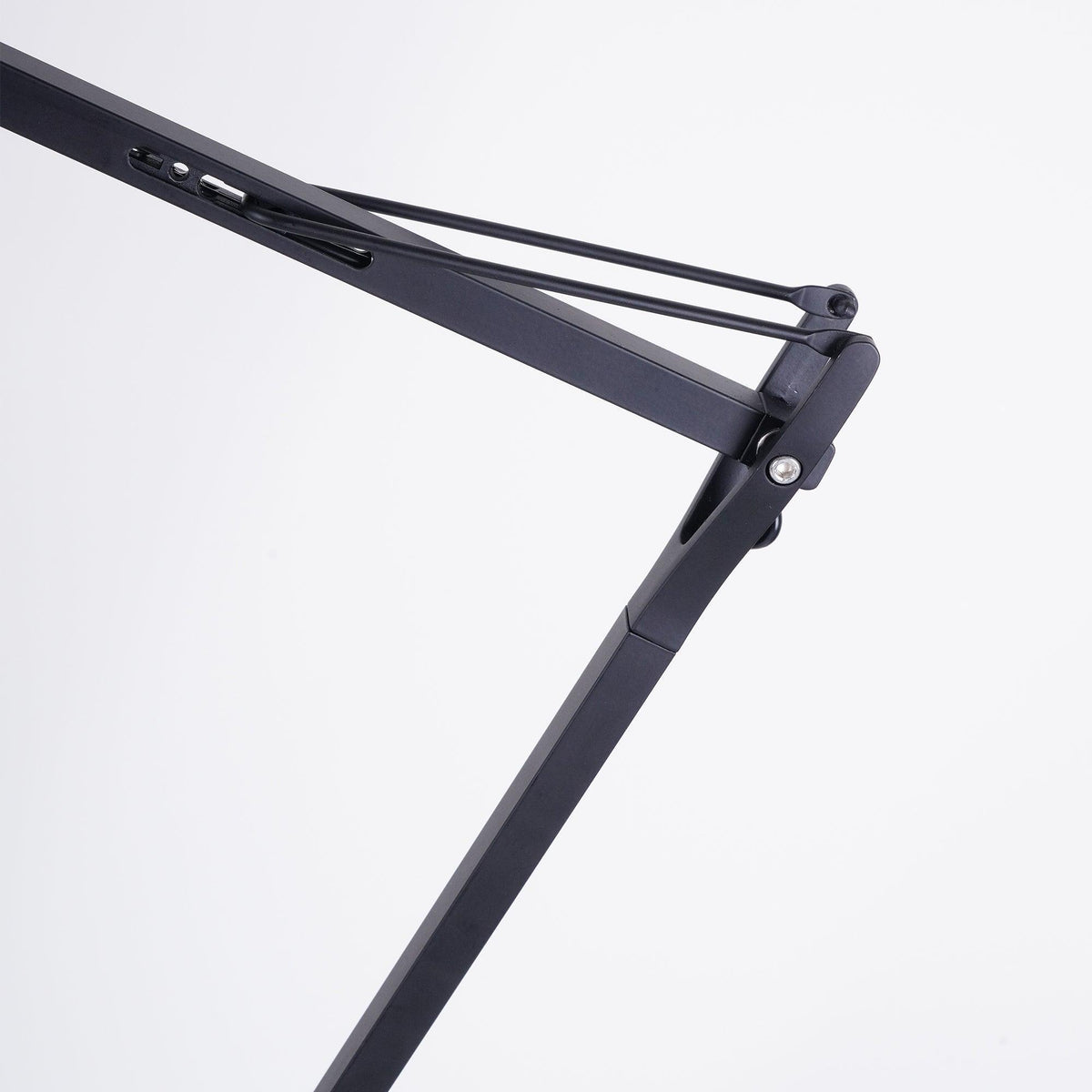 edge-table-lamp