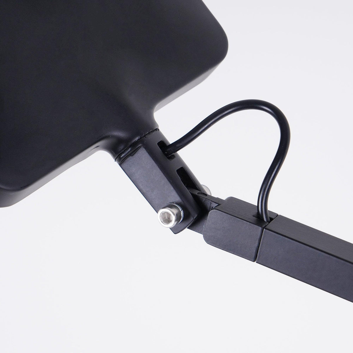 edge-table-lamp