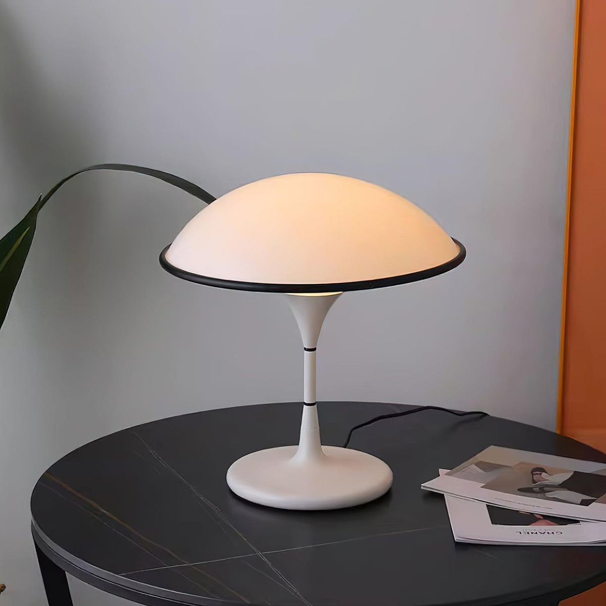foggy-saucer-table-lamp