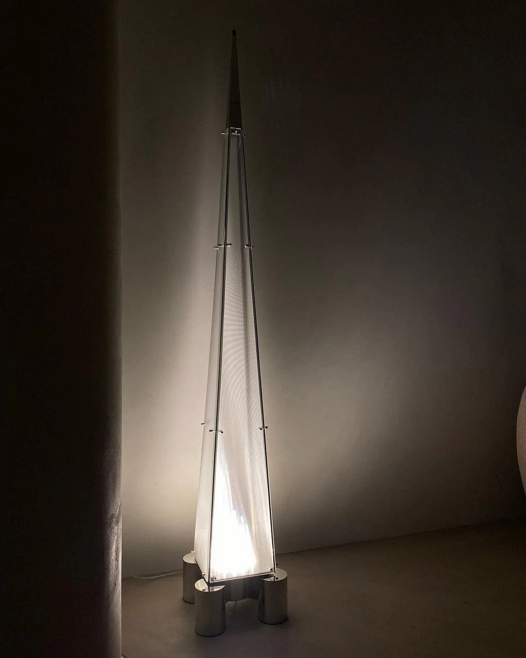 fragment-floor-lamp