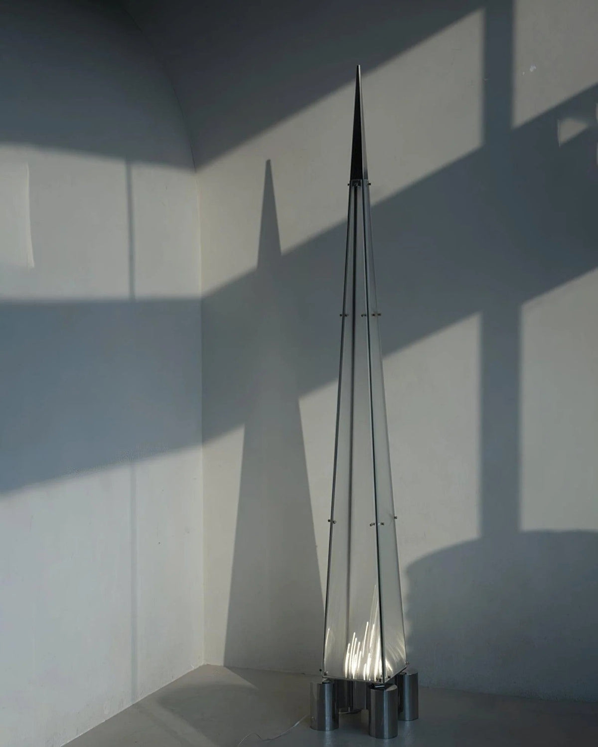 fragment-floor-lamp