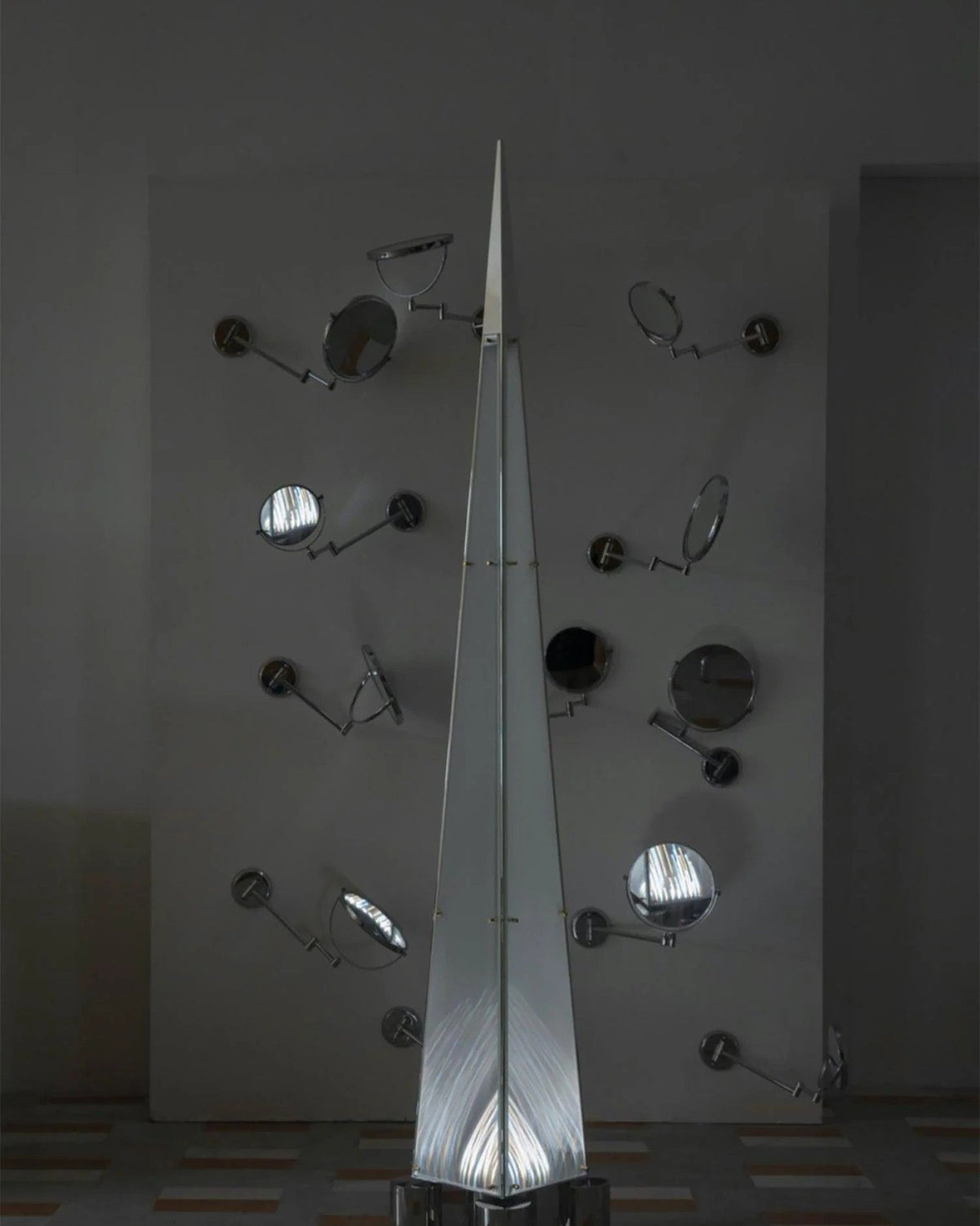 fragment-floor-lamp