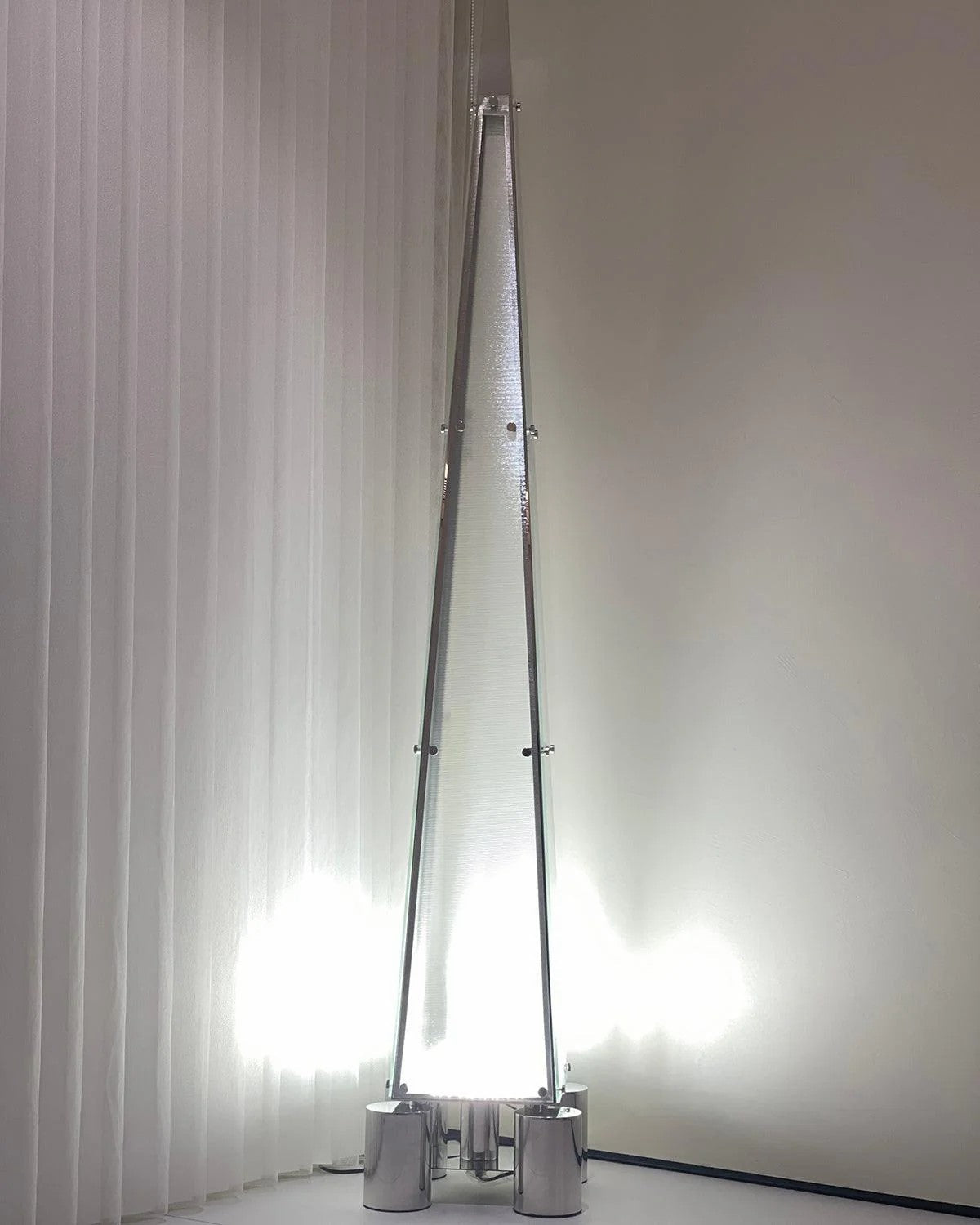 fragment-floor-lamp