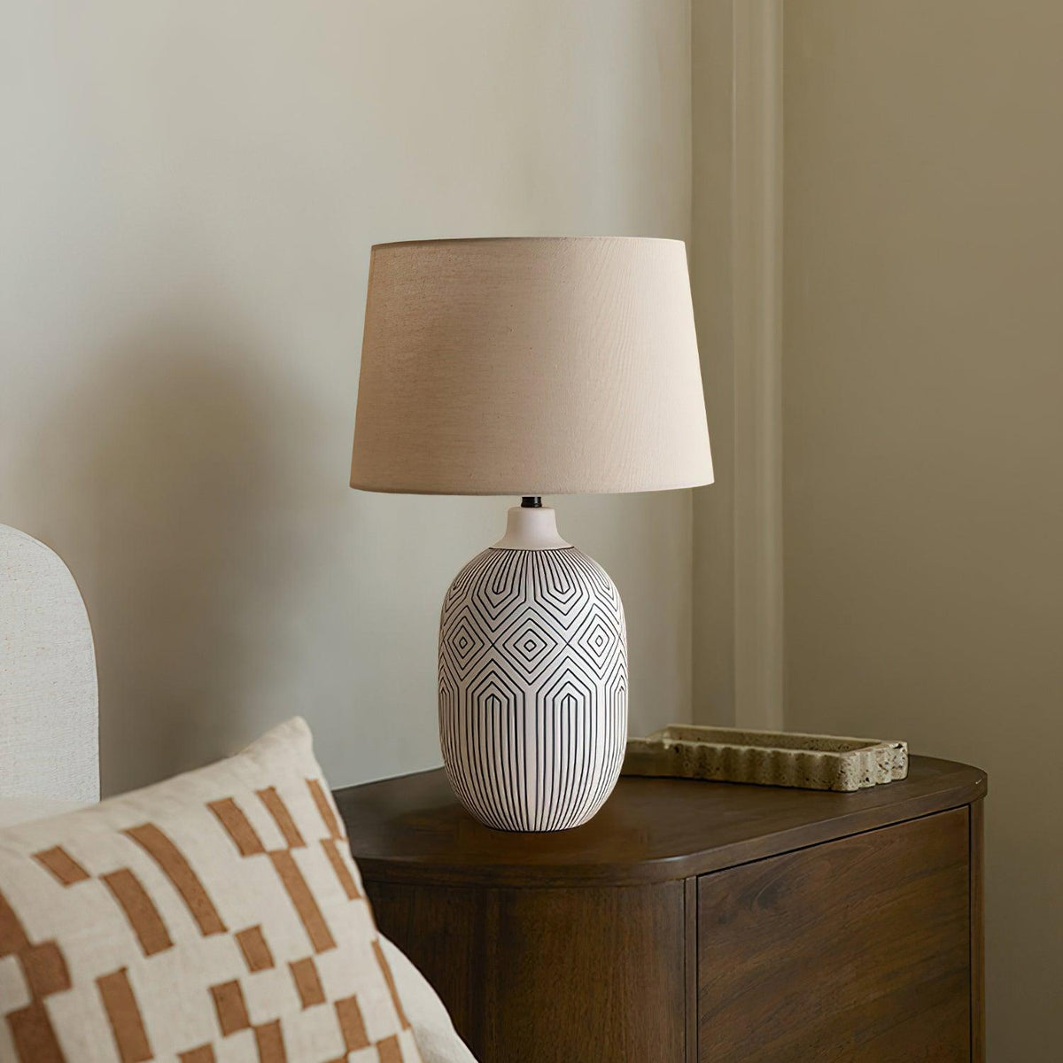 geometric-ripple-table-lamp