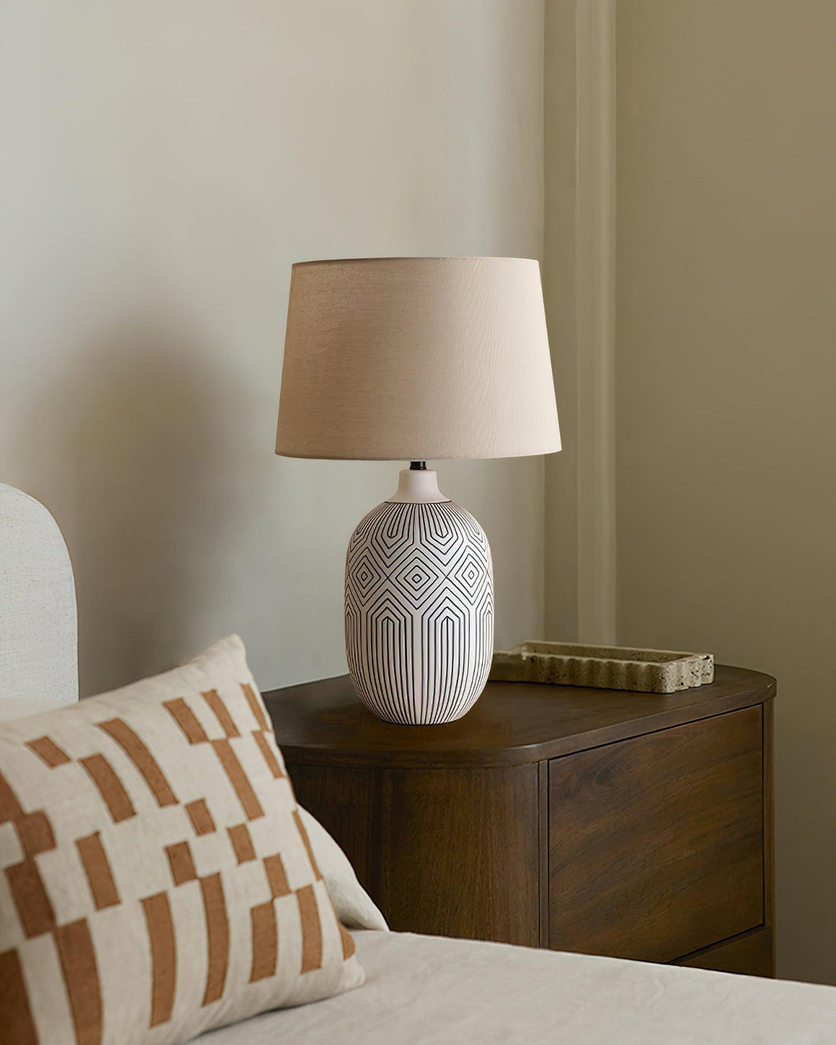 geometric-ripple-table-lamp