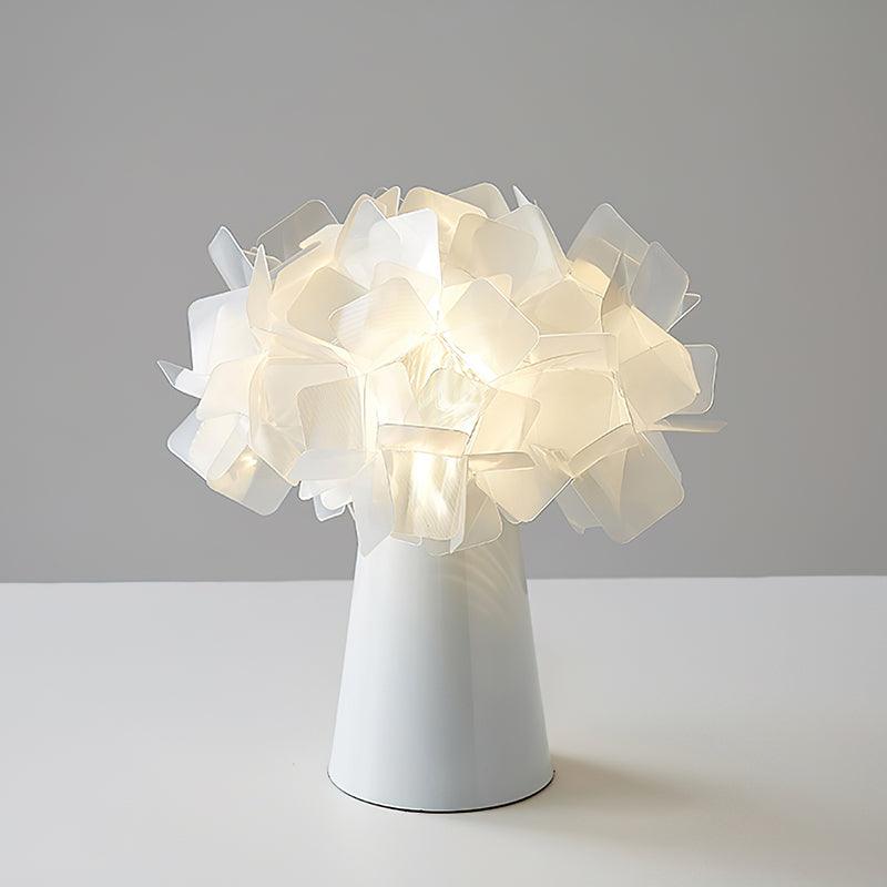 illis-flower-table-lamp