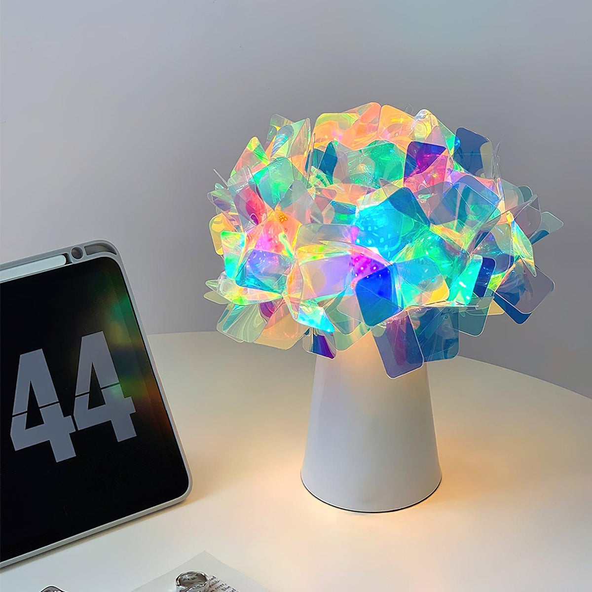 illis-flower-table-lamp