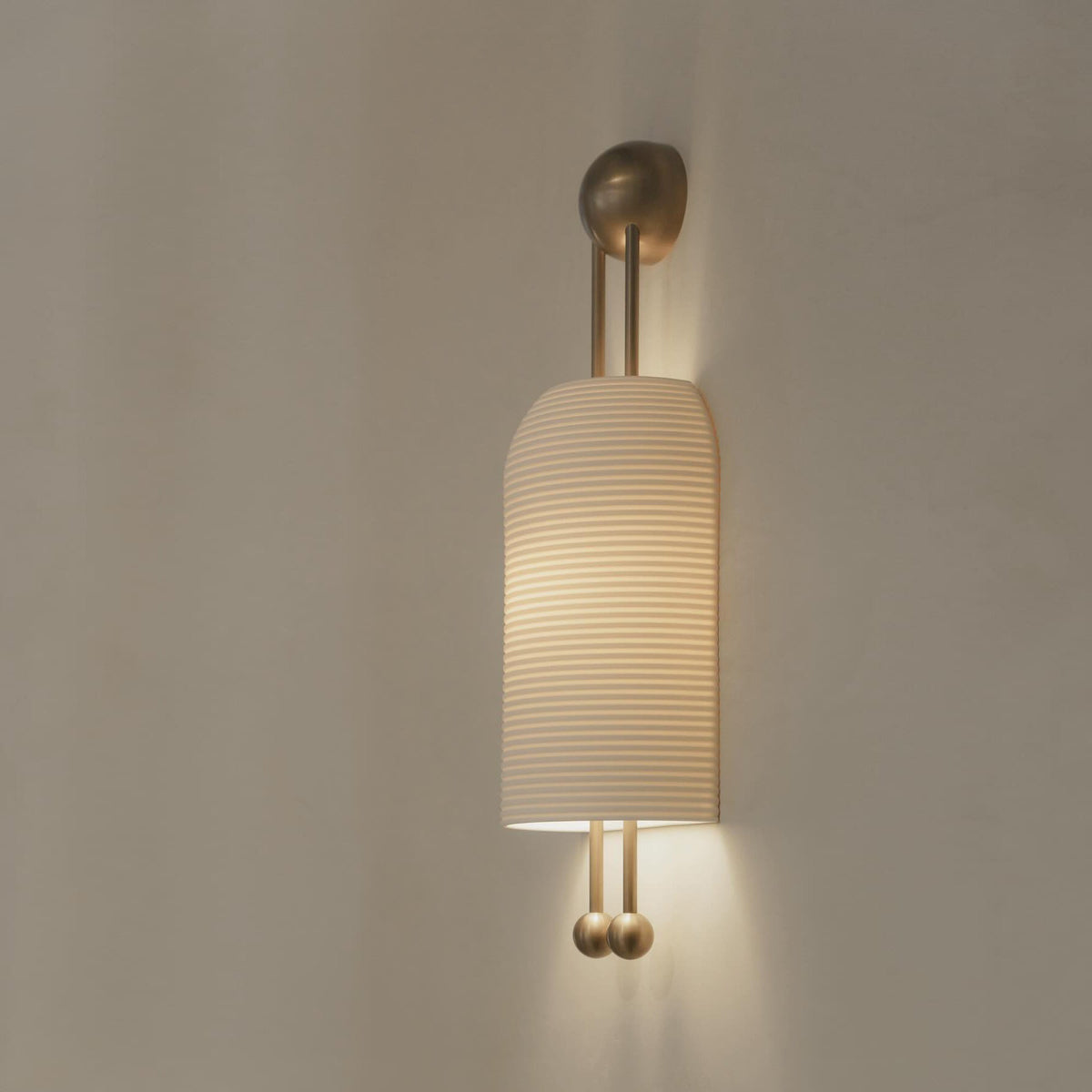 lantern-glass-sconce