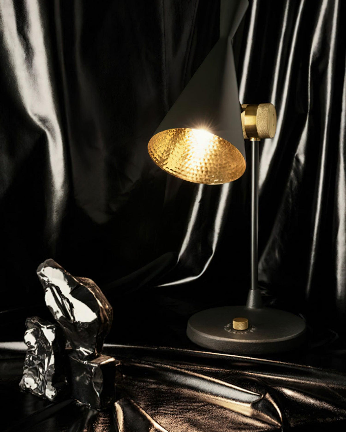 light-poetry-table-lamp