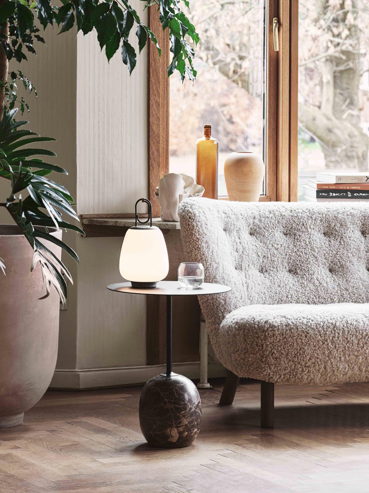lucia-lantern-table-lamp