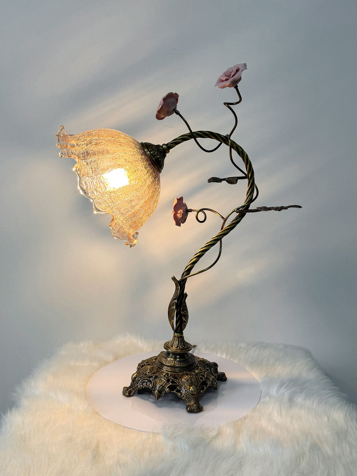 lumiere-table-lamp