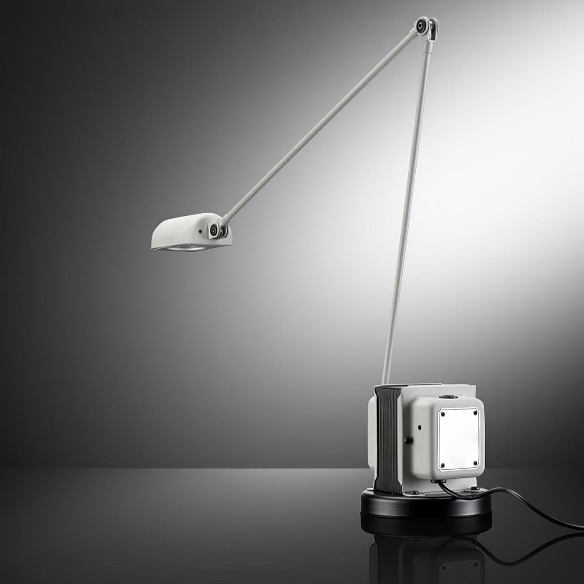 apex-flex-table-lamp