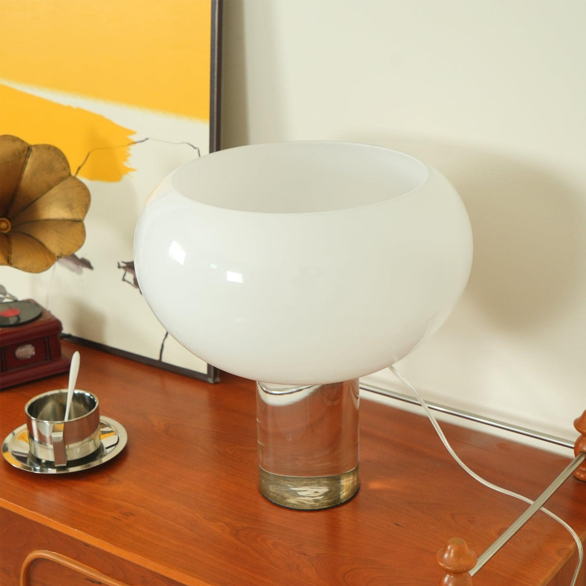 lunar-glow-table-lamp