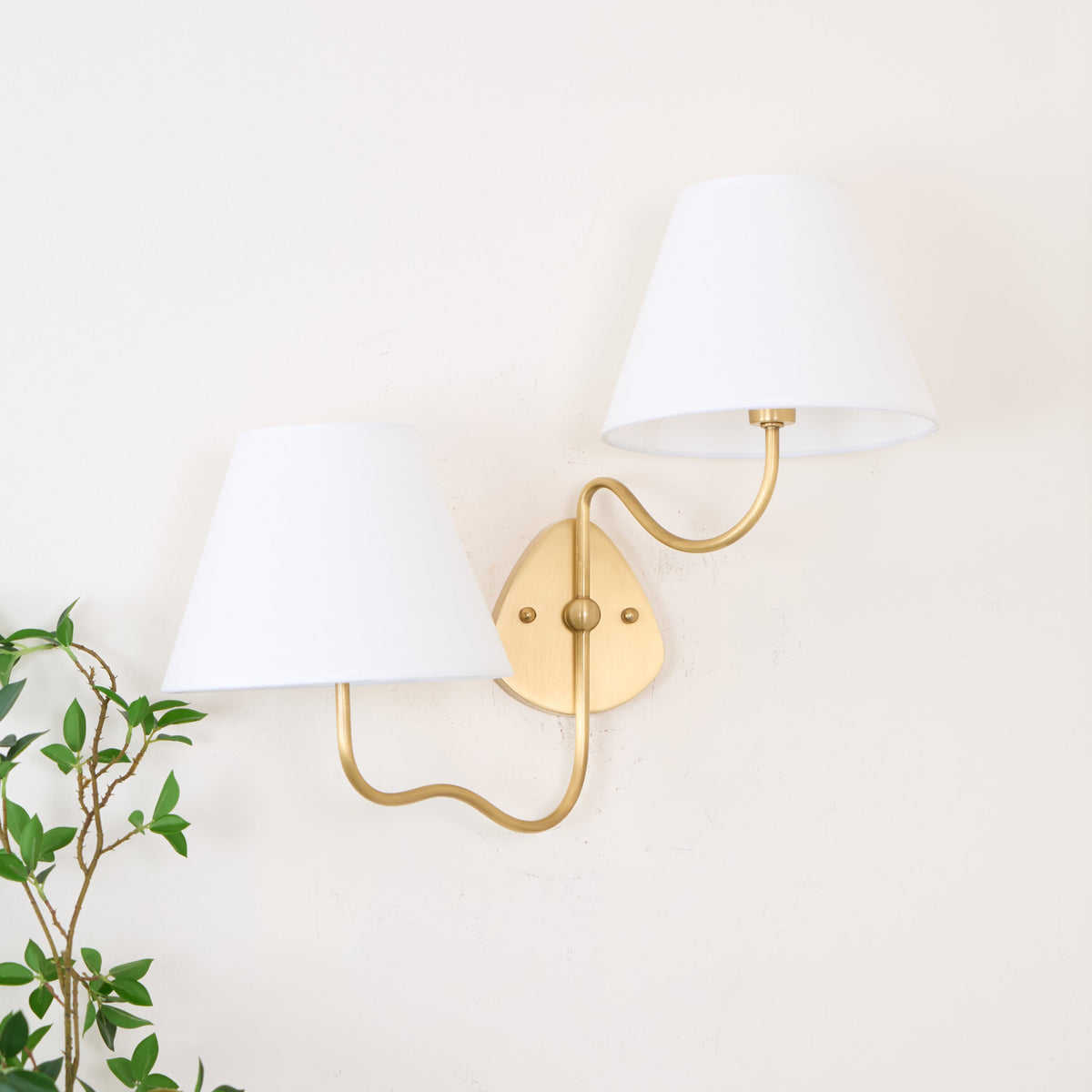 magdalene-wall-lamp
