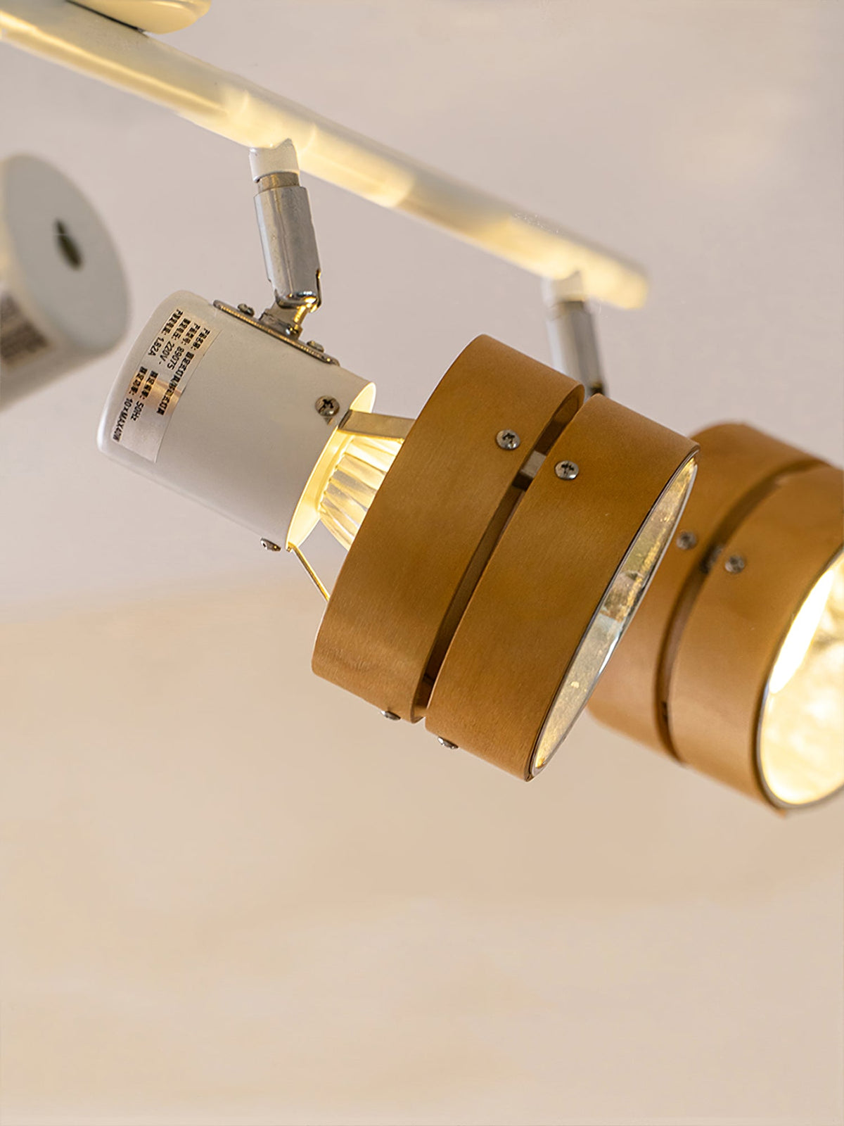 nordic-cylindrical-4-light-spotlight