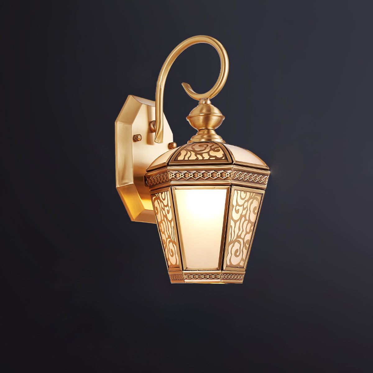 Palace Pattern Brass Wall Sconce Luxury Outdoor Lighting