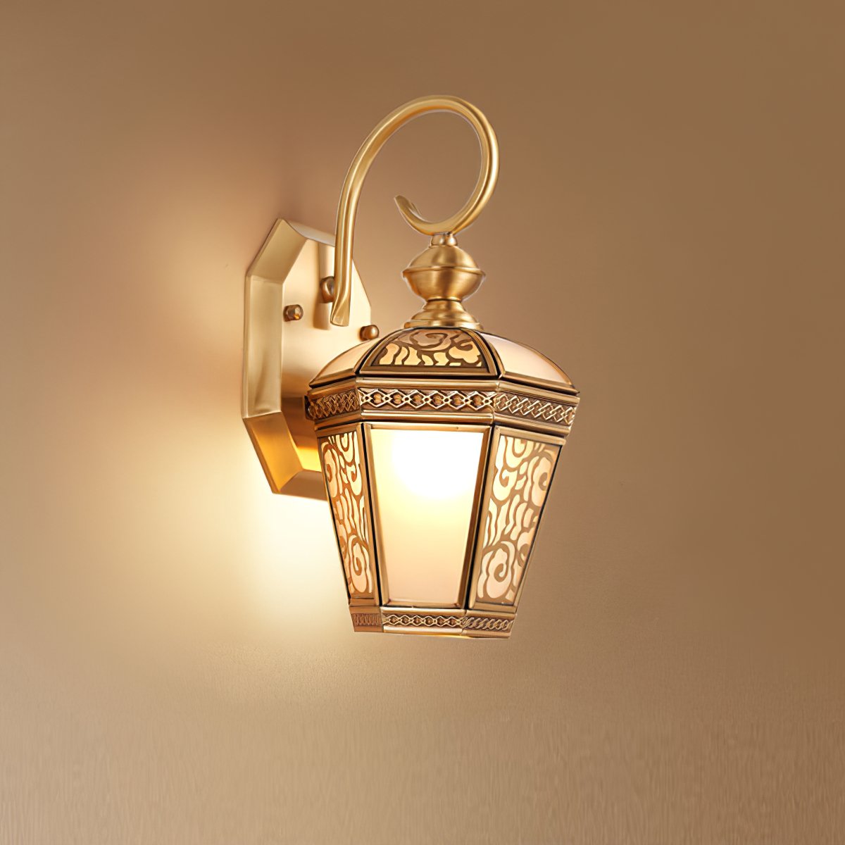 Palace Pattern Brass Wall Sconce Luxury Outdoor Lighting