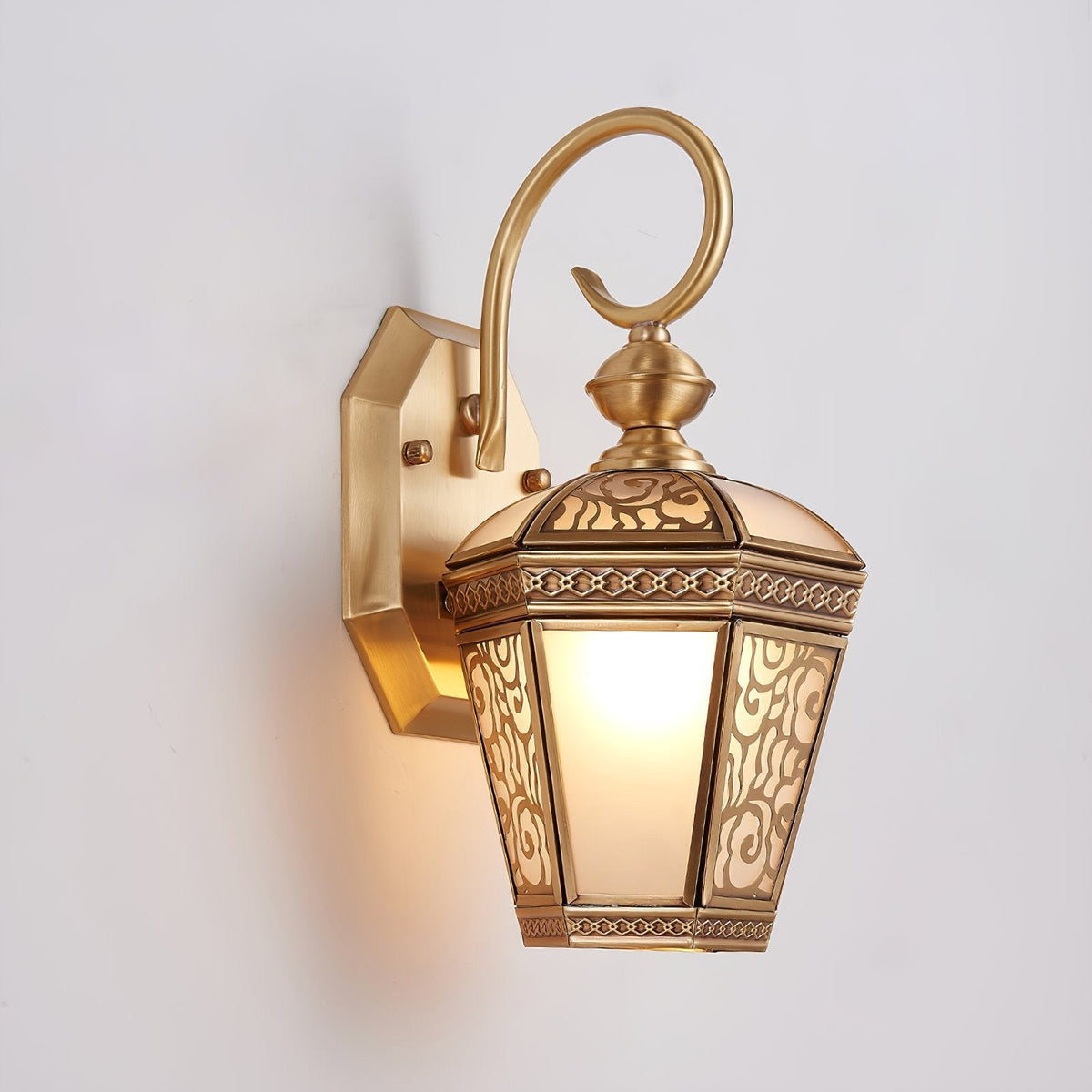 Palace Pattern Brass Wall Sconce Luxury Outdoor Lighting