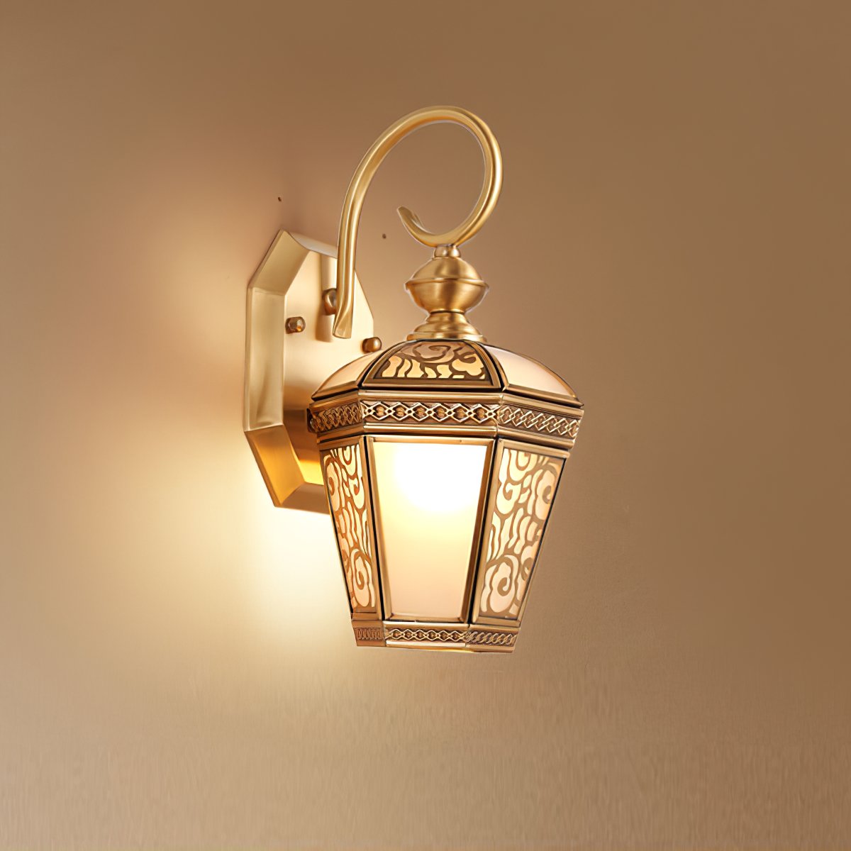 Palace Pattern Brass Wall Sconce Luxury Outdoor Lighting