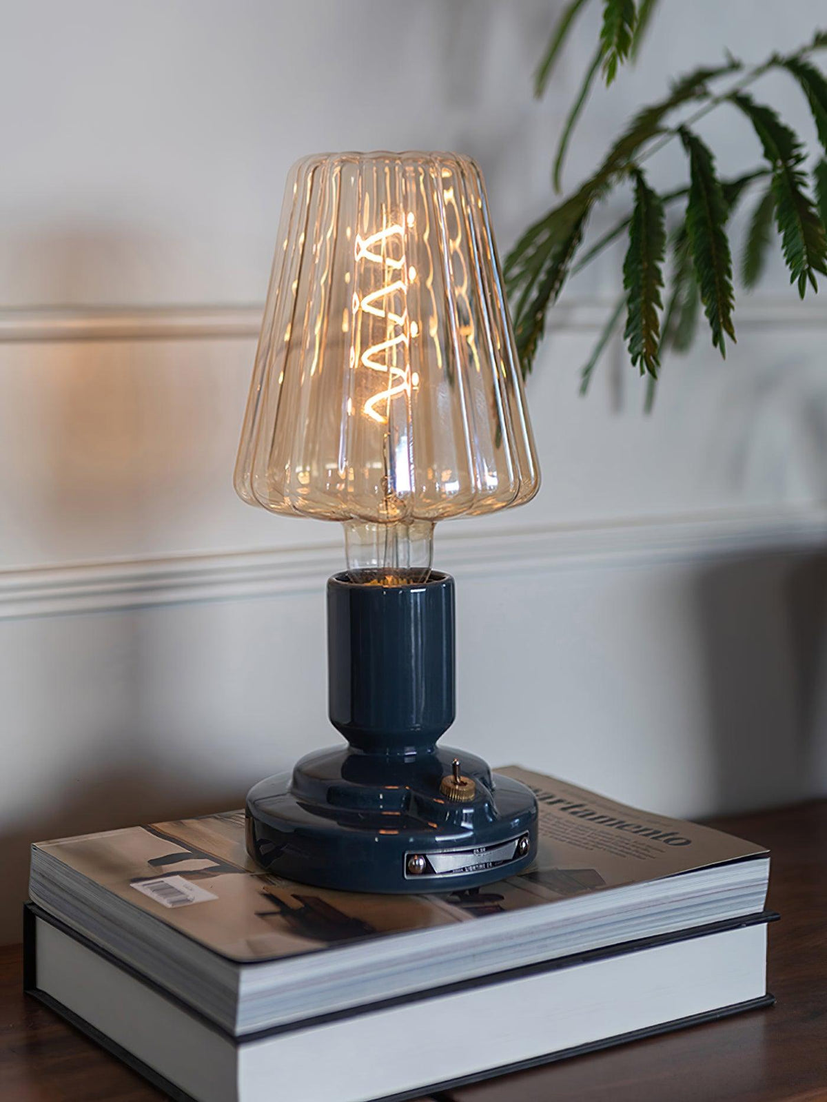 pastry-table-lamp