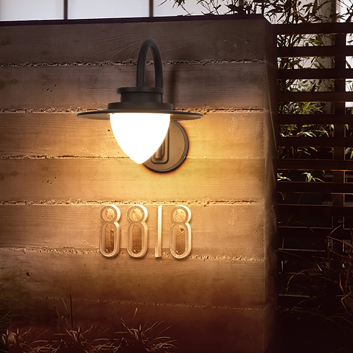 Pine Cone Outdoor Wall Light – IP65 Wet-Rated Iron Sconce for Patio, Porch & Entryway
