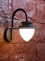 Pine Cone Outdoor Wall Light – IP65 Wet-Rated Iron Sconce for Patio, Porch & Entryway