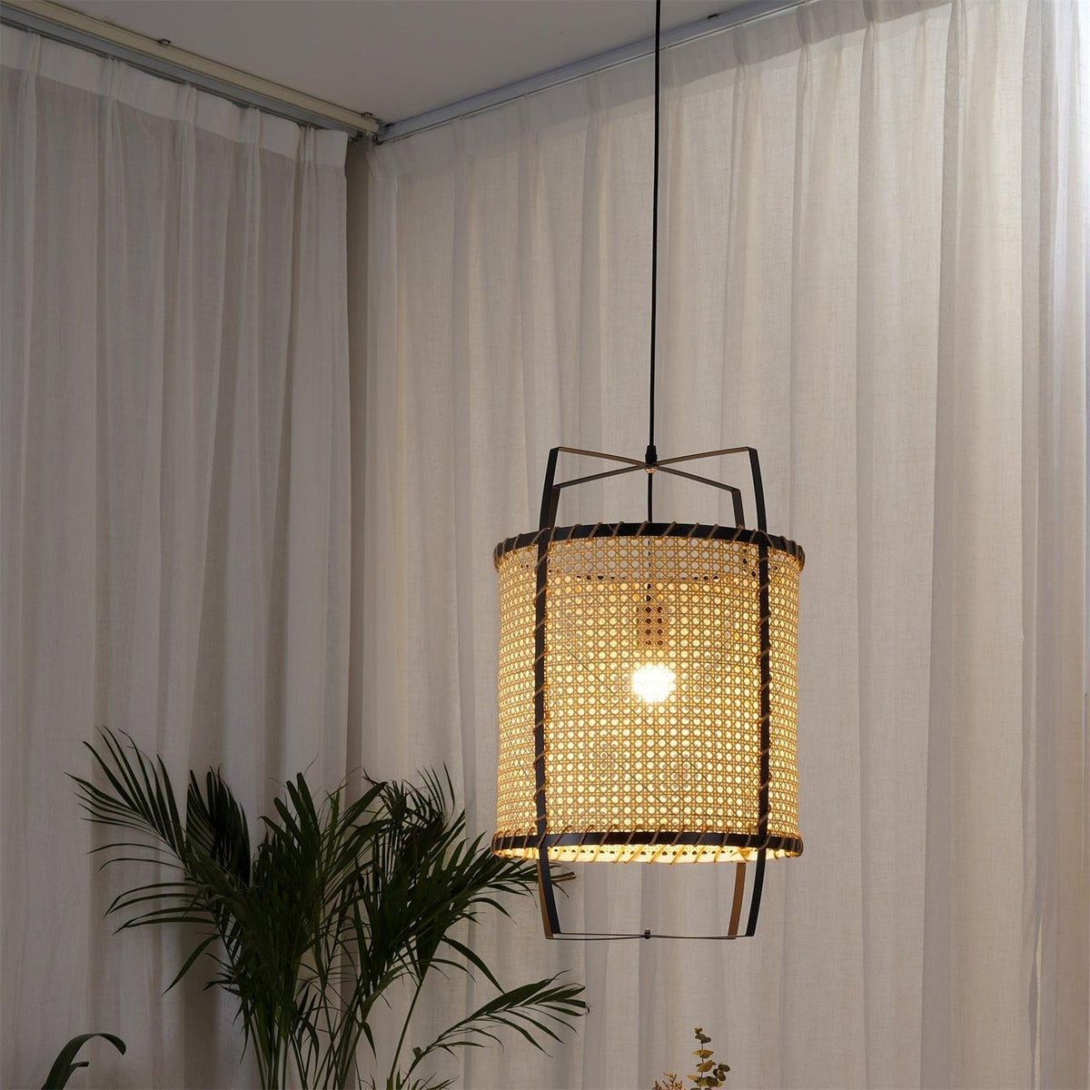 rattan-cane-pendant-light