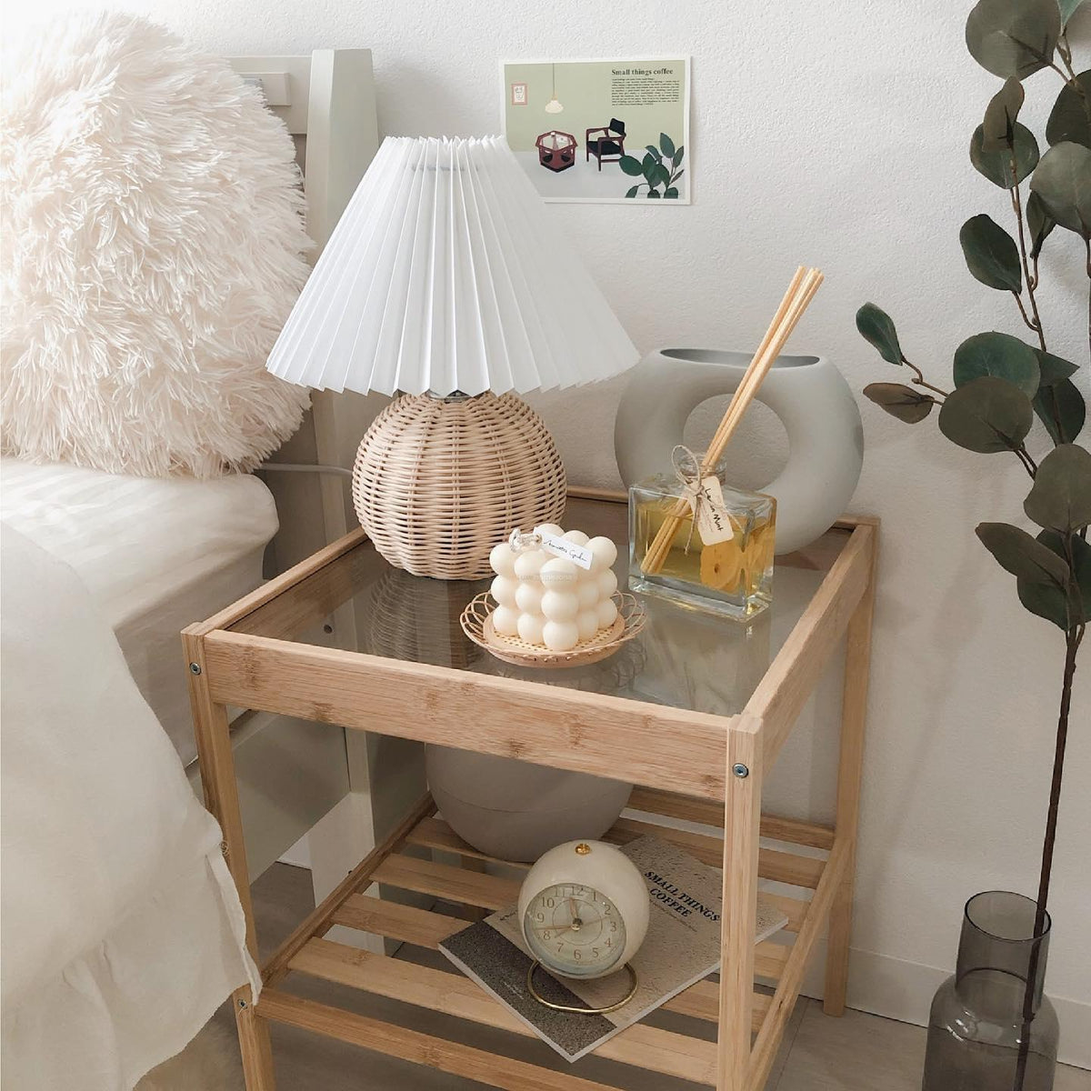 rattan-pleated-table-lamp